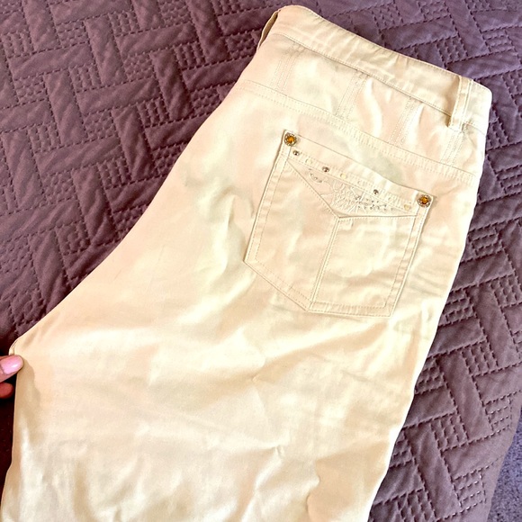 Capri pants - Picture 2 of 3